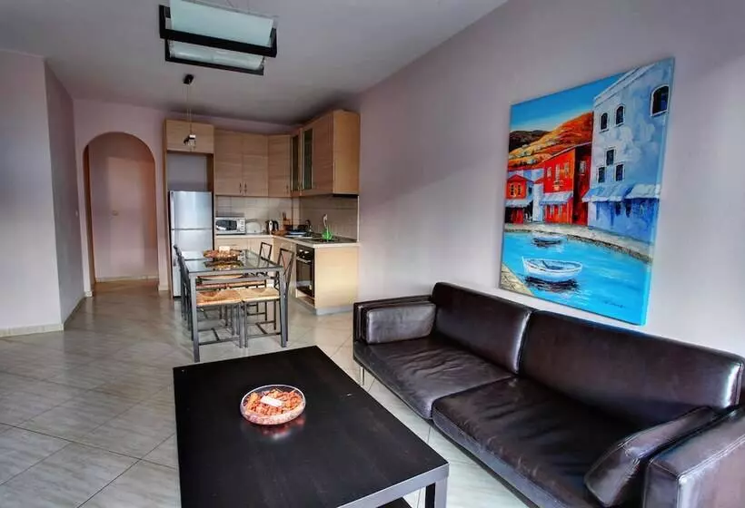 هتل Stayinn Bellevue Apartments