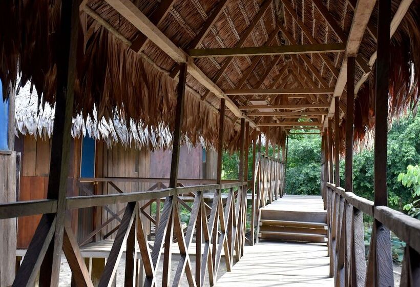 هتل Yaku Amazon Lodge & Expeditions