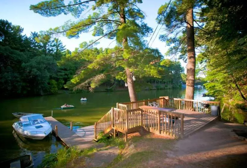 Lakeside Motel