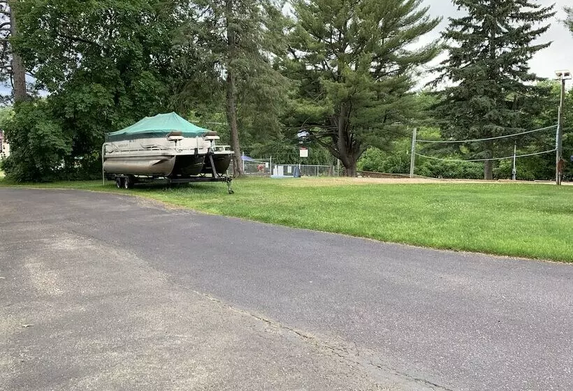 Lakeside Motel