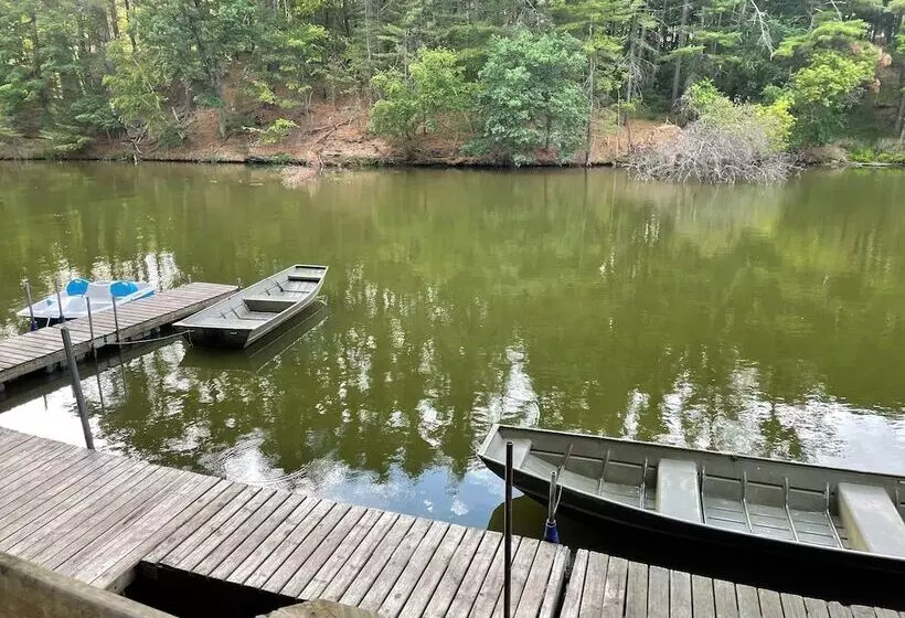 Lakeside Motel