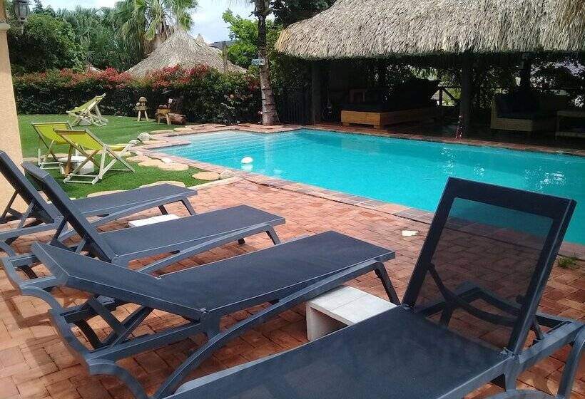 پانسیون Bouganville B&b