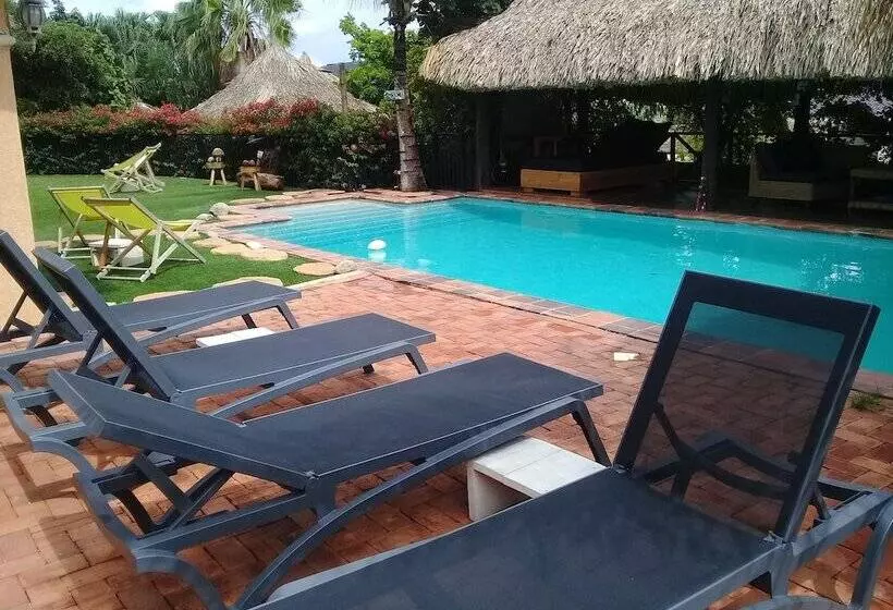 پانسیون Bouganville B&b