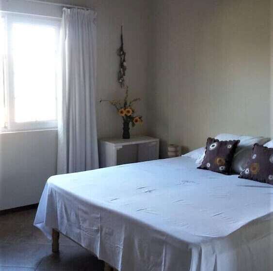 پانسیون Bouganville B&b