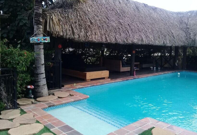 پانسیون Bouganville B&b