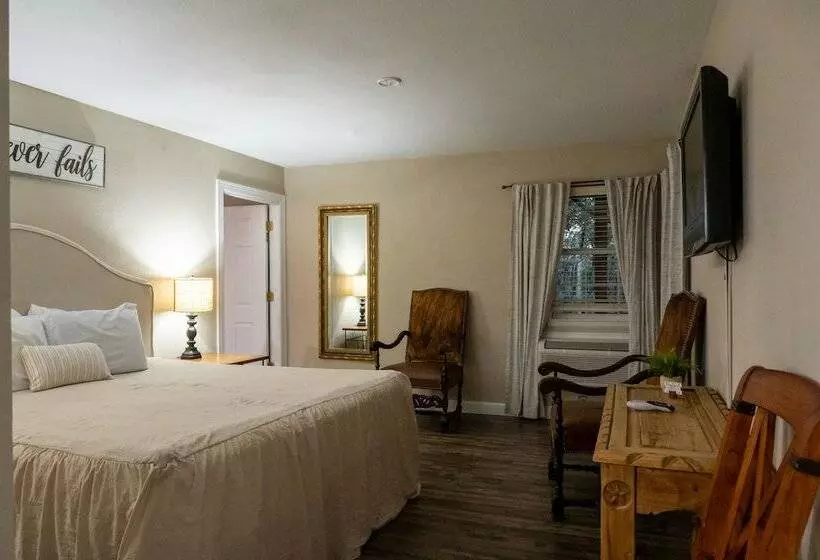 Majatalo Lone Star Lodge And Marina