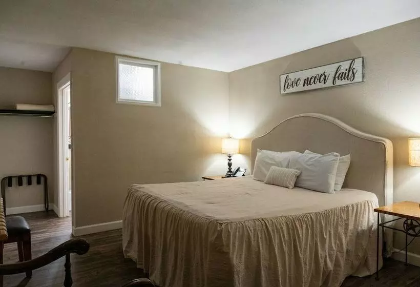 Majatalo Lone Star Lodge And Marina