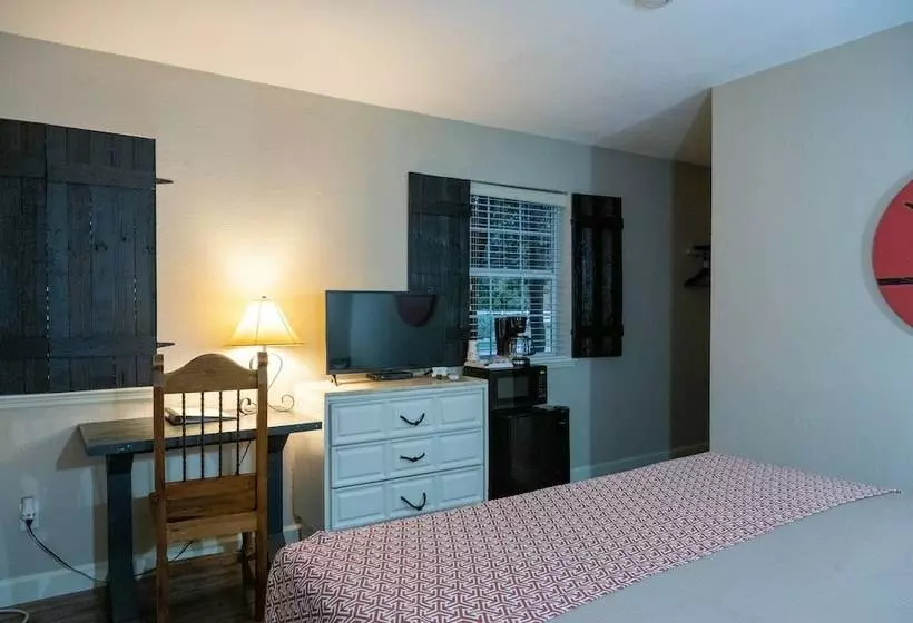 Majatalo Lone Star Lodge And Marina