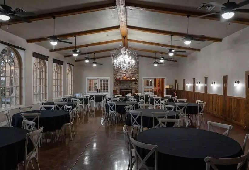 Majatalo Lone Star Lodge And Marina