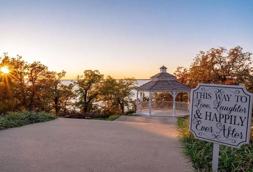 Majatalo Lone Star Lodge And Marina