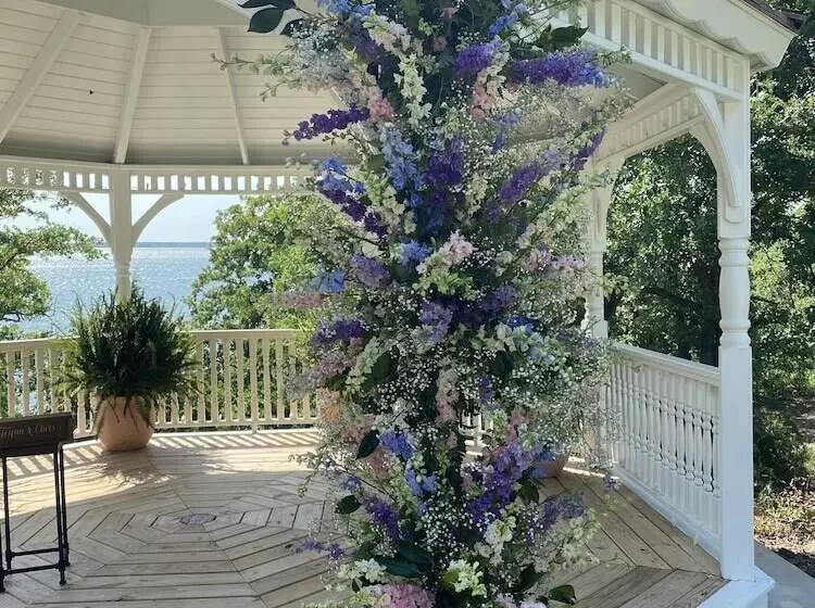 Majatalo Lone Star Lodge And Marina