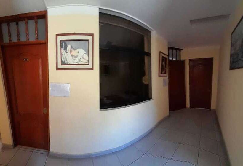 Hostal Cruz De Piedra