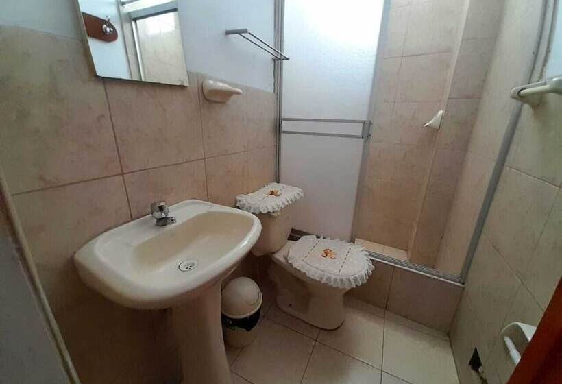 Hostal Cruz De Piedra