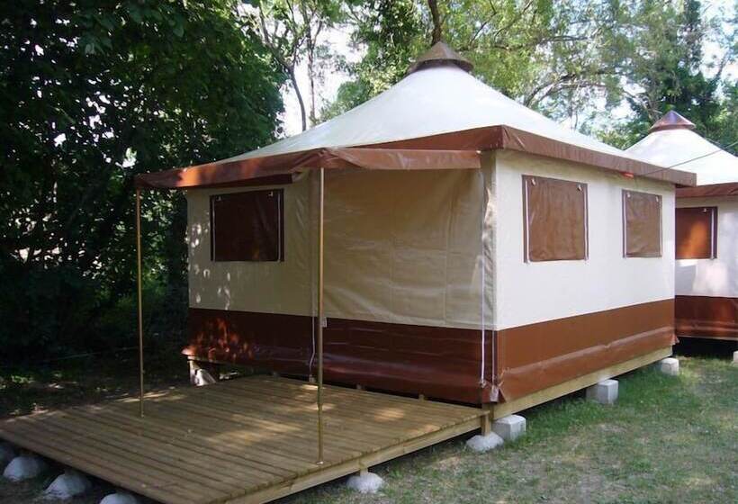 ホテル Camping De Graniers