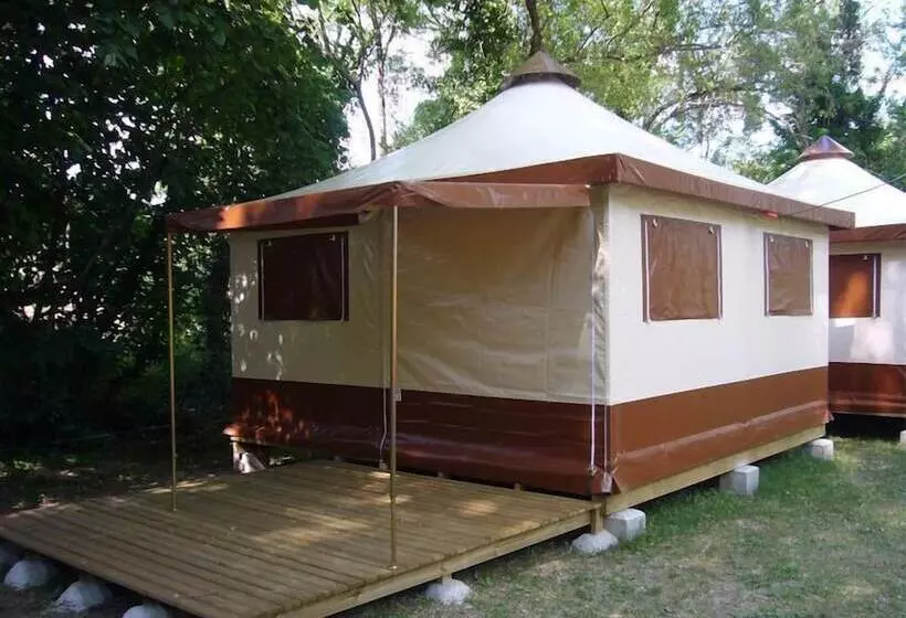 ホテル Camping De Graniers