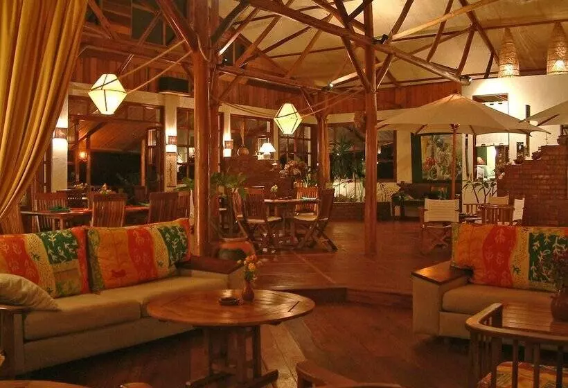 هتل Nature Lodge