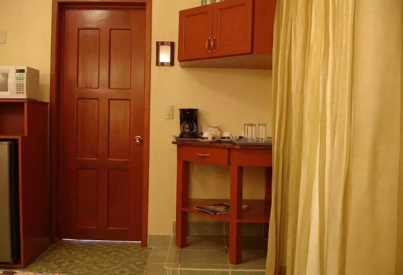 هتل Posada Del Rey