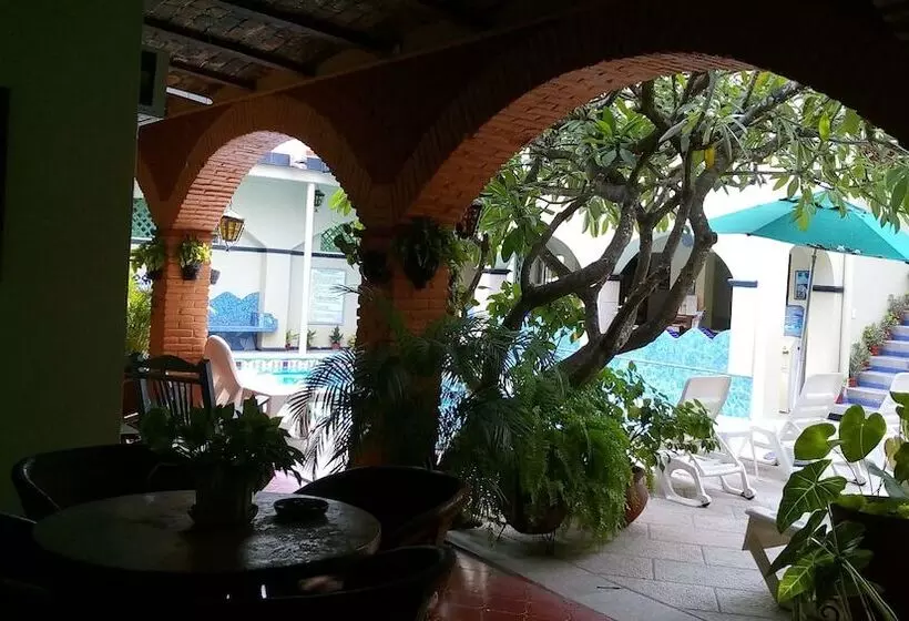 هتل Posada Del Rey