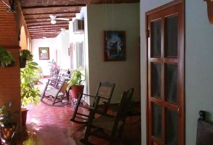 هتل Posada Del Rey