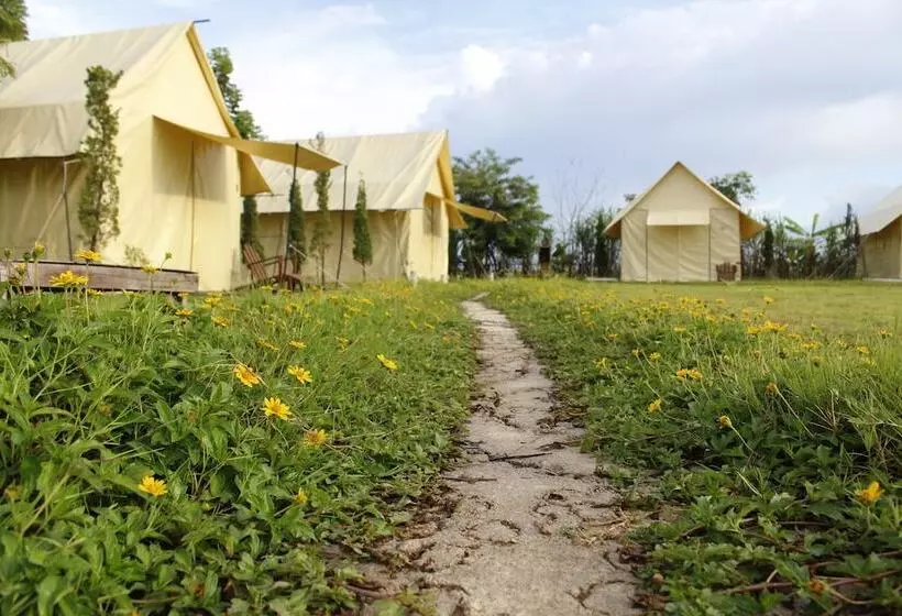 Hotelli Rai Ruen Rom Organic Farm