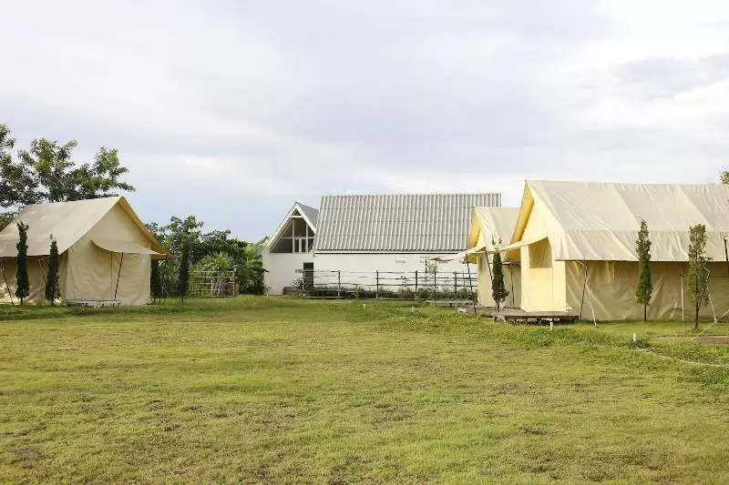 Hotelli Rai Ruen Rom Organic Farm