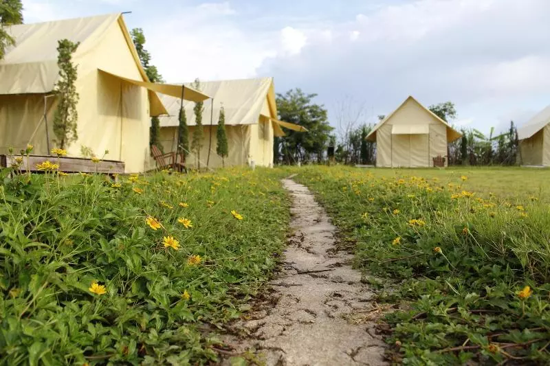 Hotelli Rai Ruen Rom Organic Farm