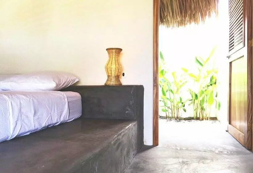 هتل Swell Surf & Lifestyle