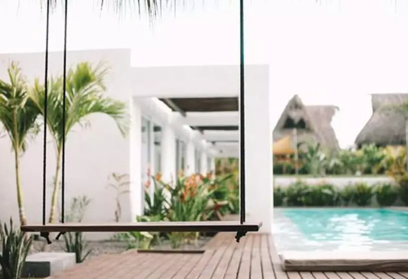 هتل Swell Surf & Lifestyle