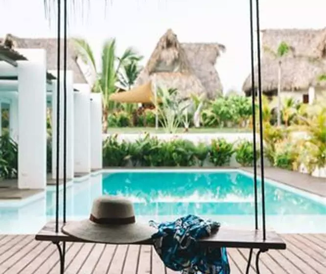 هتل Swell Surf & Lifestyle