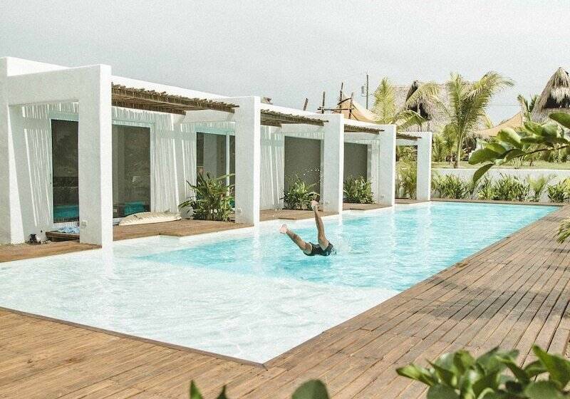 هتل Swell Surf & Lifestyle