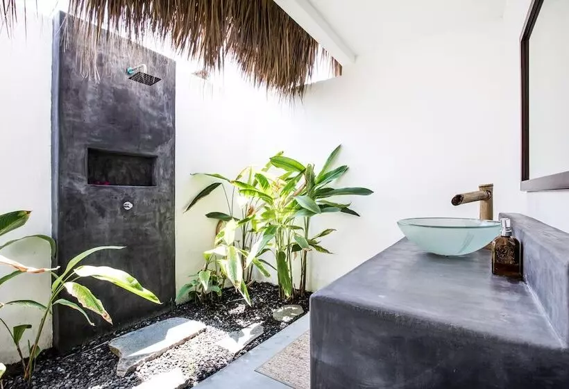 هتل Swell Surf & Lifestyle