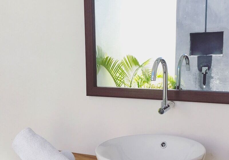 هتل Swell Surf & Lifestyle