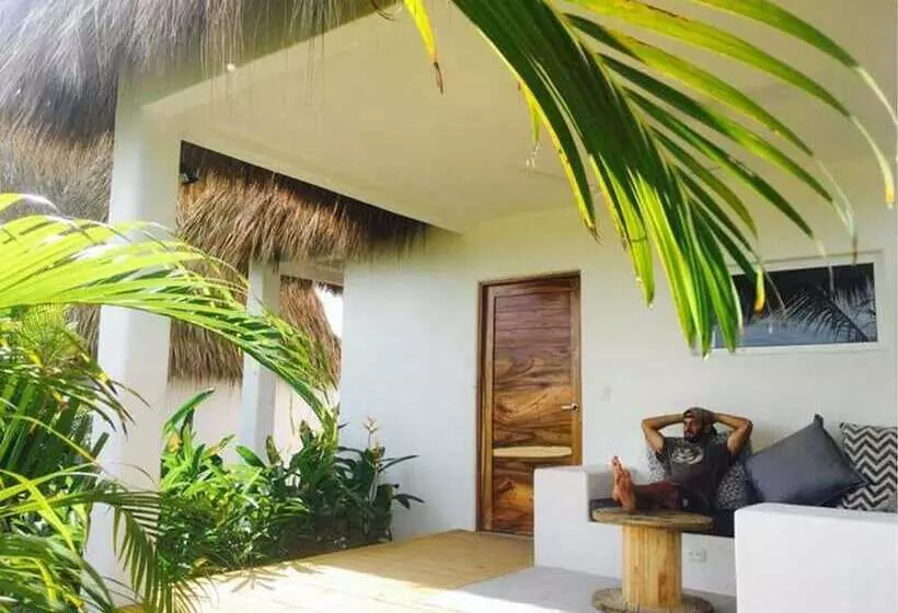 هتل Swell Surf & Lifestyle