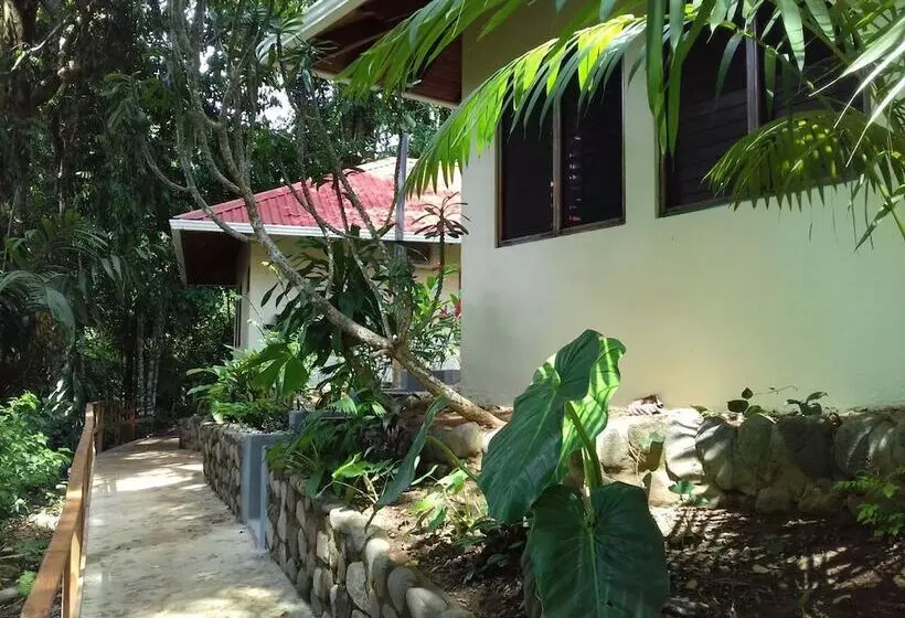 ホテル Villas En El Bosque