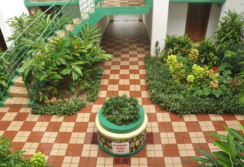 Ocho Rios Sandcastles Ocean View Fantastic Location Sleeps 4