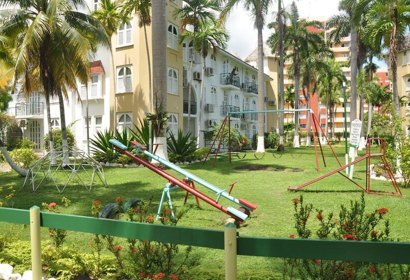 Ocho Rios Sandcastles Ocean View Fantastic Location Sleeps 4