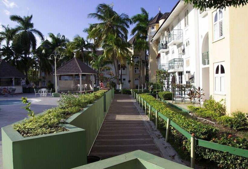 Ocho Rios Sandcastles Ocean View Fantastic Location Sleeps 4