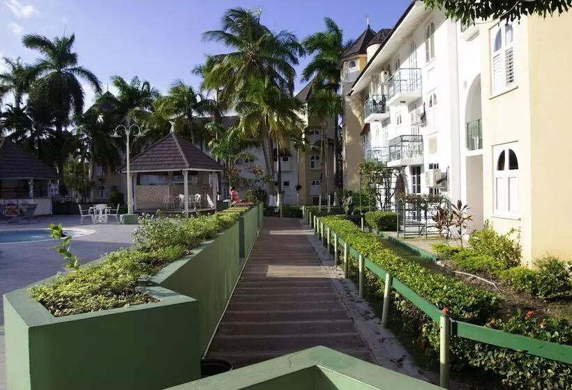 Ocho Rios Sandcastles Ocean View Fantastic Location Sleeps 4
