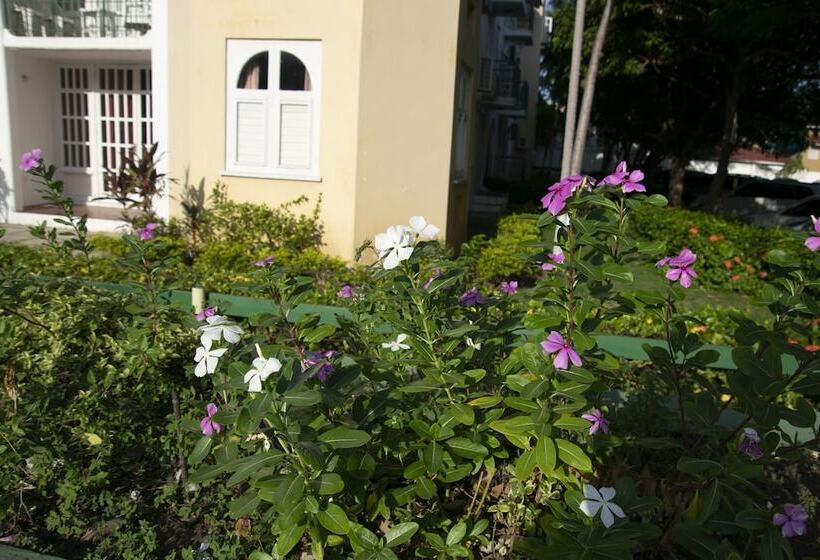 Ocho Rios Sandcastles Ocean View Fantastic Location Sleeps 4