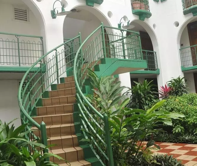 Ocho Rios Sandcastles Ocean View Fantastic Location Sleeps 4