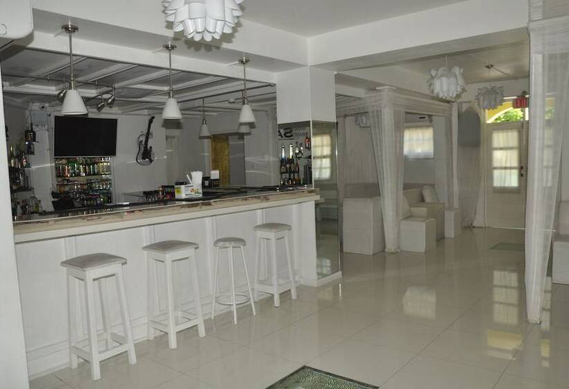 Ocho Rios Sandcastles Ocean View Fantastic Location Sleeps 4