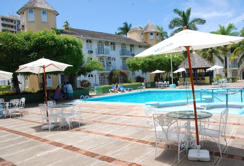 Ocho Rios Sandcastles Ocean View Fantastic Location Sleeps 4