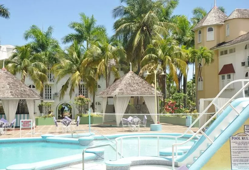 Ocho Rios Sandcastles Ocean View Fantastic Location Sleeps 4