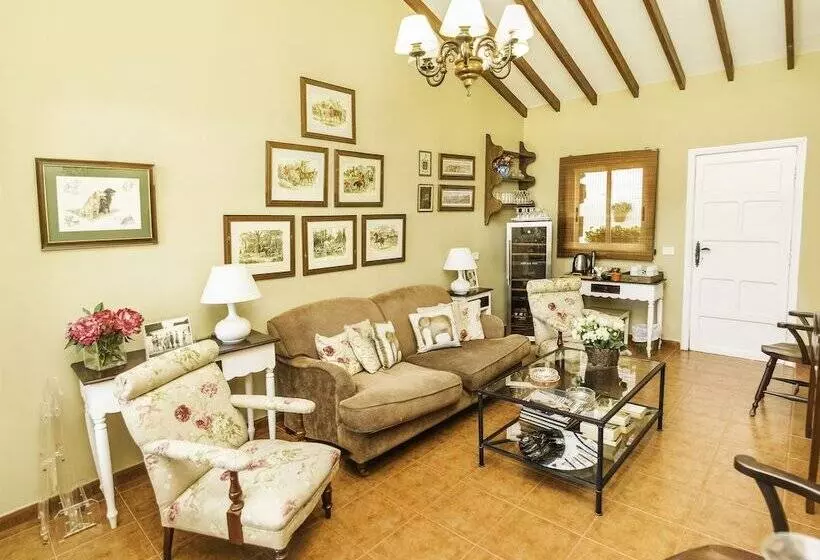 Majatalo Malpais Trece