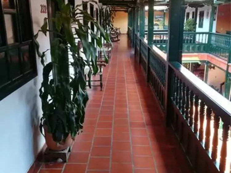 ペンション Vizcaya Plaza Curití