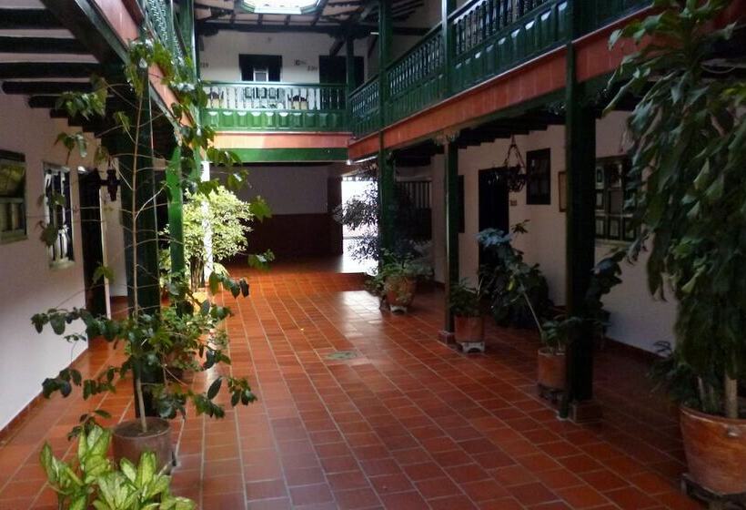 پانسیون Vizcaya Plaza Curití