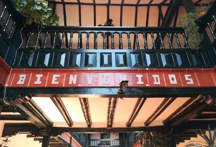 پانسیون Vizcaya Plaza Curití