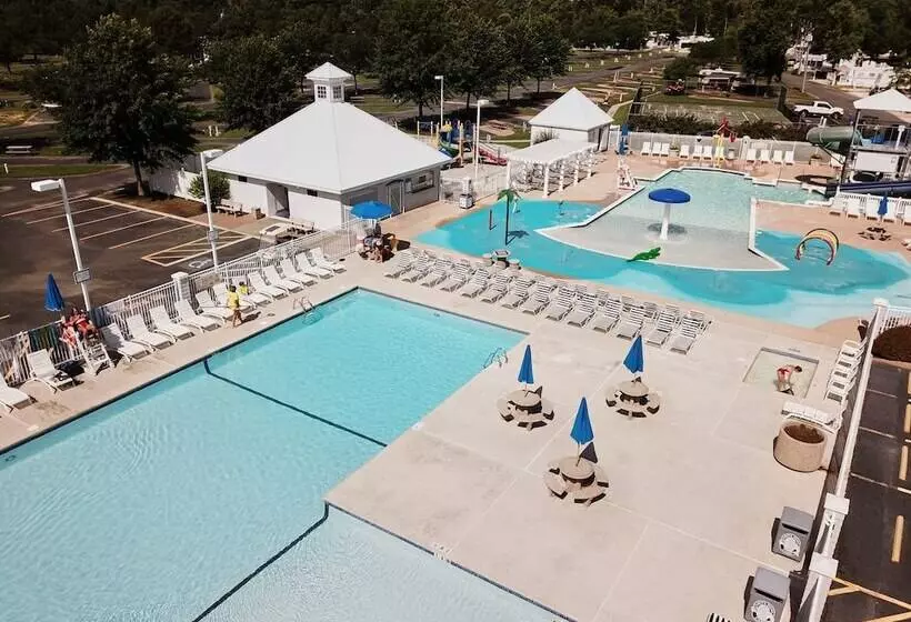 Lomakeskus Grey S Point Camp