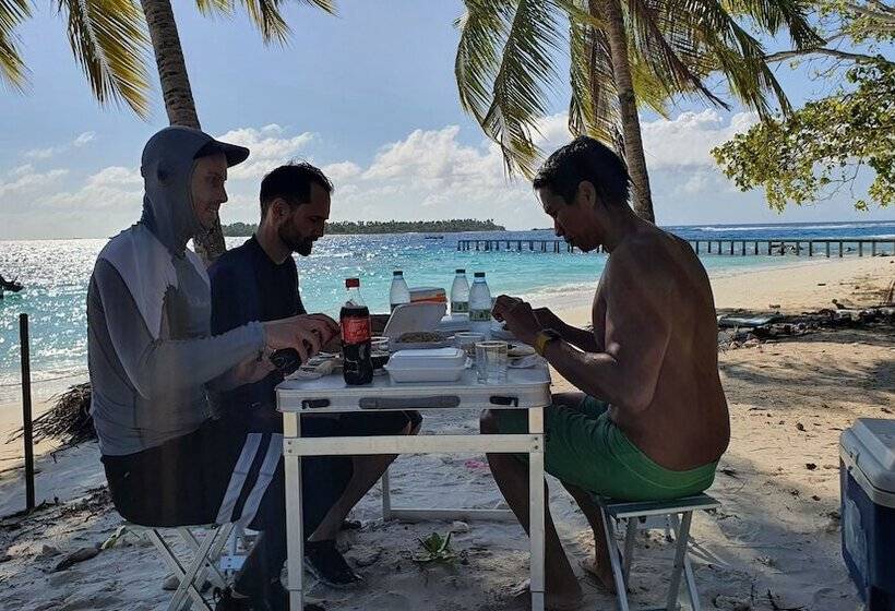 تختخواب و صبحانه Finimas Residence