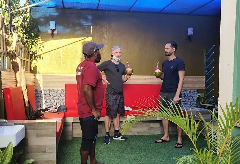 تختخواب و صبحانه Finimas Residence